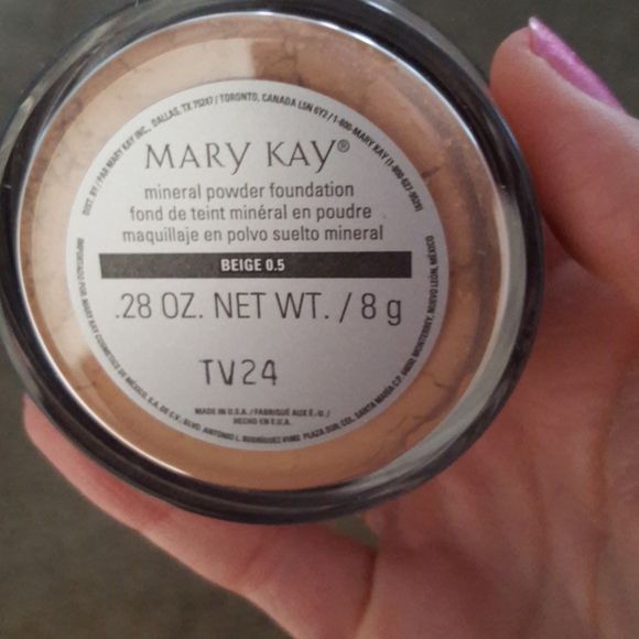 Mary Kay Mineral Powder Foundation NWT - Picture 3 of 7
